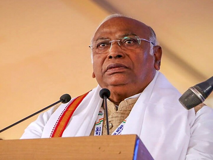 Mallikarjun Kharge Congress President Not Big Changes Party Organizationa  After 80 Days Abpp | कांग्रेस में जान फूंकने का फॉर्मूला 80 दिन बाद भी लागू  नहीं कर पाए खरगे; पहले खुद भी देना पड़ेगा इस्तीफा