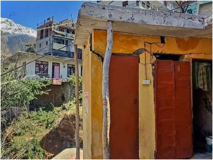 Joshimath News collapsing due to innumerable development works Joshimath News: बेसुमार विकासकामांमुळे देवभूमी ढासळतेय? हिमालयाच्या संकेतातून धडा घेण्याची गरज