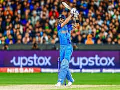 నాకు తెలిసి కోహ్లీ మళ్లీ అలాంటి షాట్ కొట్టలేడు : పాక్ బౌలర్ రౌఫ్