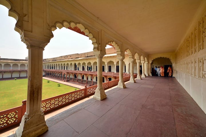 फिश चेंबर का निर्माण भी शाहजहां ने ही करवाया था,ये एक खास तरह का चेंबर हैं जहां घूमने आपको जरूर जाना चाहिए, ये बहुत ही खूबसूरत है.
