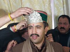 हिमाचल: सचिवालय में चांदी का मुकुट पहनाकर विक्रमादित्य सिंह का स्वागत, पिता को याद कर हुए भावुक