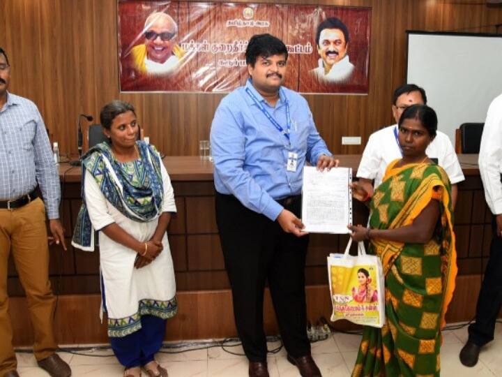 Karur, government welfare assistance worth Rs.8,62,235 lakhs TNN கரூரில், ரூ.8,62,235 லட்சம் மதிப்பில் அரசு நலத்திட்ட உதவி