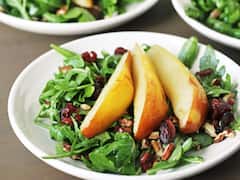 Apple Pear Arugula Salad Recipe: खीरा-टमाटर से बनी सलाद खाकर पक चुके हैं तो एक बार ट्राई कीजिए यह अनोखा Salad