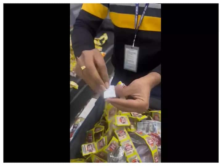 Kolkata Customs Dept Seizes $ 40,000 Concealed In Gutkha Pouches From Passenger Headed To Bangkok. WATCH Kolkata Customs Dept Seizes $ 40,000 Concealed In Gutkha Pouches From Passenger Headed To Bangkok. WATCH