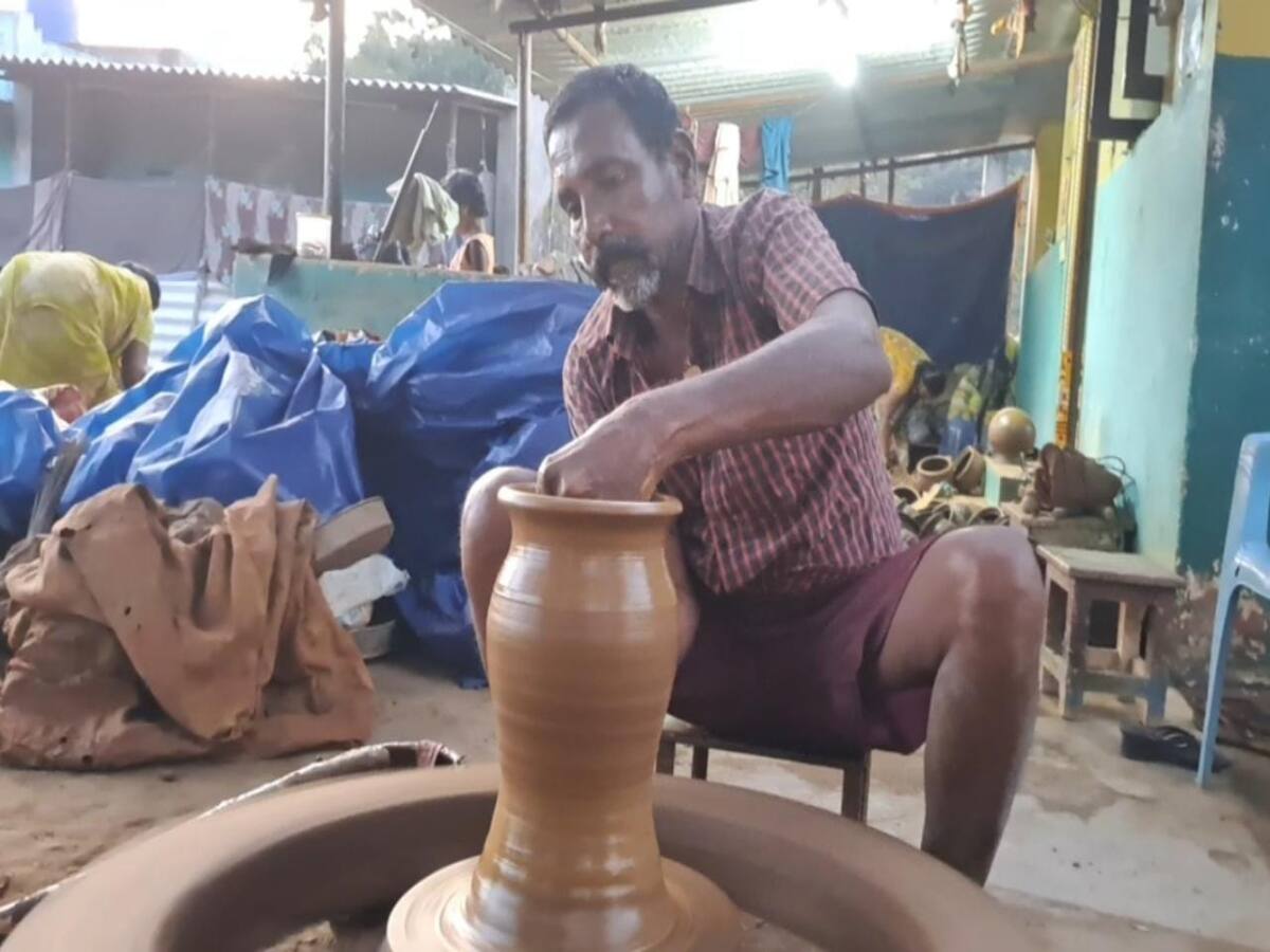 தரமாக தயாராகும் பானைகள்...பின்னணியில் இருக்கும் சோகக் கதை..!