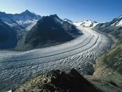 2100-ஆம் ஆண்டிற்குள் உலகின் 83% பனிப்பாறைகள் உருகக்கூடும்.. ஆய்வாளர்கள் வெளியிட்ட ஷாக் ரிப்போர்ட்..