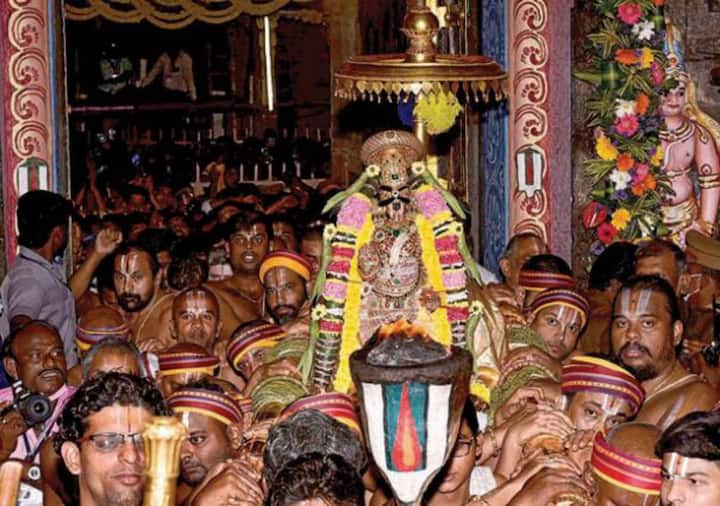 Srirangam Vaikunda Ekadasi Festival darshan of 12 lakh devotees in 17 days TNN ஸ்ரீரங்கம் வைகுண்ட ஏகாதசி விழா; 17 நாட்களில் 12 லட்சம் பக்தர்கள் தரிசனம்