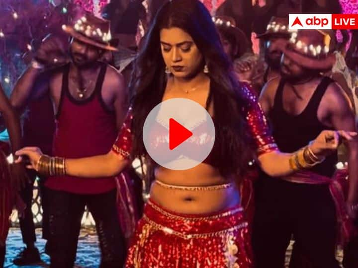 Bhojpuri Actress Dimpal Singh actress danced video went viral fans reacted Dimpal Singh Video: भोजपुरी एक्ट्रेस डिंपल सिंह ने बढ़ाया इंटरनेट का पारा, लाल घागरा चोली पहनकर लगाए जबरदस्त ठुमके