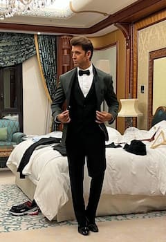 Hrithik Roshan B'day: बॉलीवुड के मोस्ट हैंडसम एक्टर ऋतिक रोशन के ये हैं बेस्ट स्टाइल स्टेटमेंट, हर लुक है बेहद स्टनिंग