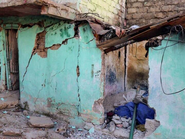 Joshimath Sinking: जोशीमठ पर राष्ट्रीय संकट प्रबंधन समिति की बैठक, कैबिनेट सचिव ने राज्य सरकार को दी ये सलाह National Crisis Management Committee meeting decides to accord priority to demolition of vulnerable structures in Joshimath Joshimath Sinking: जोशीमठ पर राष्ट्रीय संकट प्रबंधन समिति की बैठक, कैबिनेट सचिव ने राज्य सरकार को दी ये सलाह