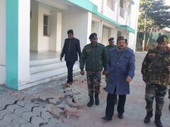 IN Pics: जोशीमठ में रक्षा राज्यमंत्री अजय भट्ट ने किया दौरा, सेना की बिल्डिंग में भी आई दरारें