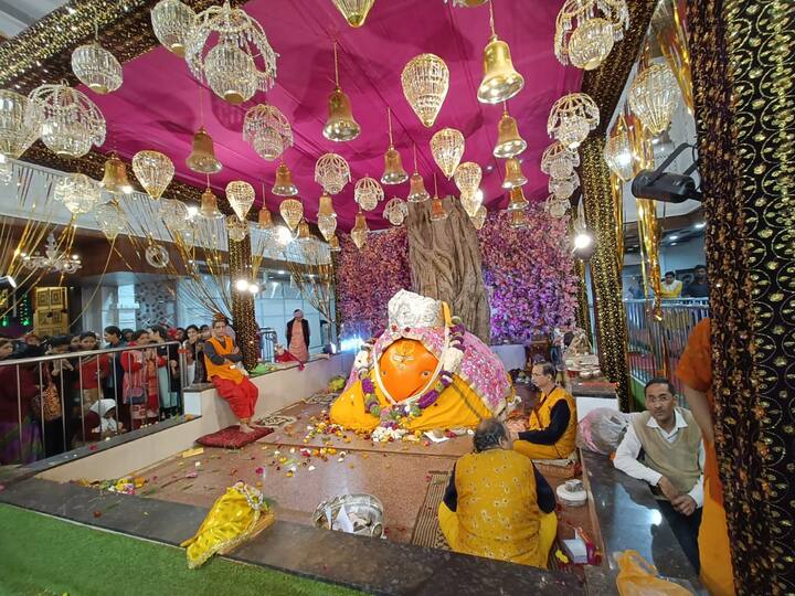 विदर्भातील अष्टविनायकातील पहिले समजले जाणारे  सीताबर्डी टेकडीवरील गणेश मंदिर भाविकांसाठी एक महत्त्वाचे आहे.