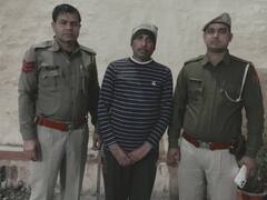 बैंक परिसर में बुजुर्ग के पैर छूते ही गायब हुए ढाई लाख रुपए, पानीपत से कोटा आया था ठग, ग्वालियर से पकड़ा गया