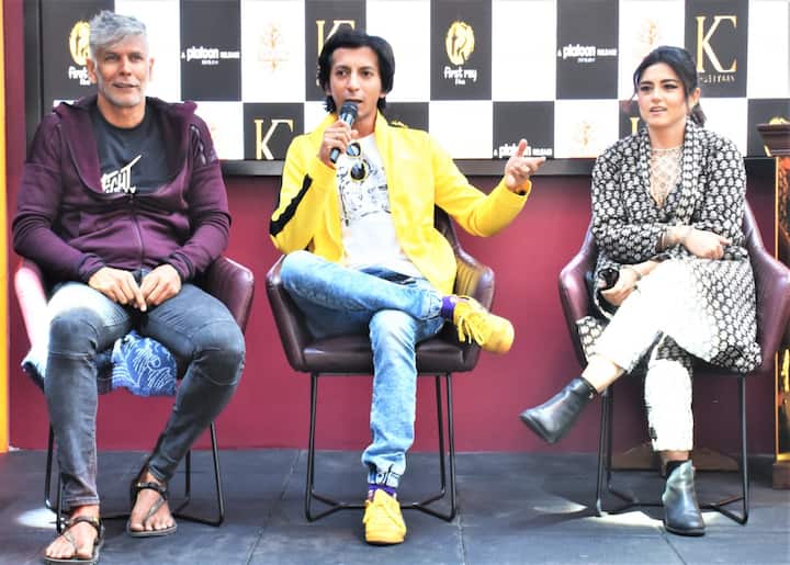 মিলিন্দ সোমন বলেন, 'লকড়বগ্গার মতো একটি অনন্য অ্যাকশন ফিল্মের অংশ হতে পারাটা দুর্দান্ত। গল্প এবং চরিত্রের প্রতিটি দিক সুচিন্তিত।'