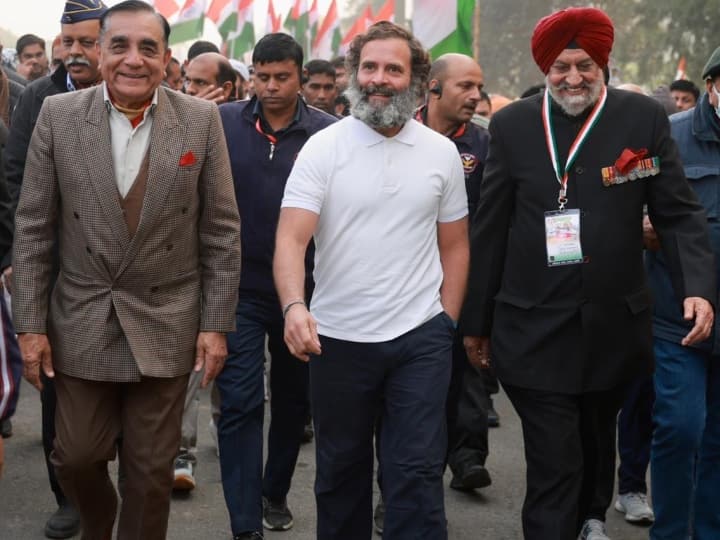 आदर्श सोसायटी: हिल गई थी यूपीए सरकार, CM की चली गई कुर्सी, जानिए राहुल की यात्रा के बीच क्यों उठा ये मुद्दा General Deepak Kapoor joined rahul gandhi s Bharat Jodo Yatra bjp making hue and cry about Adarsh Society scam abpp आदर्श सोसायटी: हिल गई थी यूपीए सरकार, CM की चली गई कुर्सी, जानिए राहुल की यात्रा के बीच क्यों उठा ये मुद्दा
