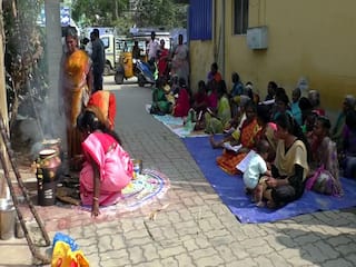 பெரியகுளத்தில் பெண்களை ஒன்றிணைத்து சிறுதானிய பொங்கள் திருவிழா