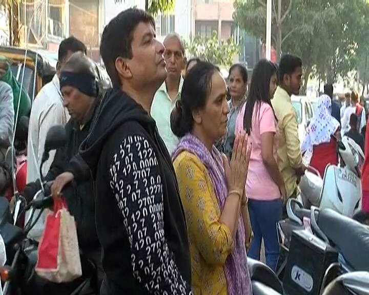 મંદિરમાં સંકટમોચક ગણેશજી સૌનું ભલું કરે એ જ પ્રાર્થના અને અભ્યર્થના સાથે ભક્તો પ્રાર્થના કરી રહ્યા છે.