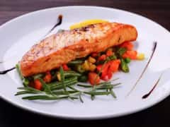 Fried Fish: सर्दियों में स्पाइसी खाने का कर रहा है मन तो फिर बनाएं 'फ्राइड फिश' विथ स्वीट चिल्ली सॉस