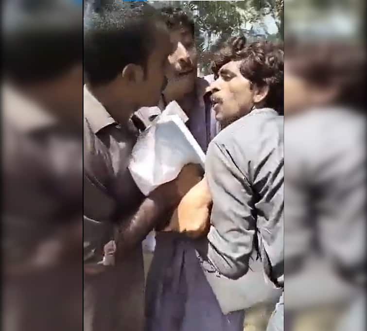 Pakistan Economic Crisis Power Shortage Fight Over Sacks Of Flour Stampede Video People Fighting Over Sacks Of Flour In Pakistan Leads To Stampede Amid Severe Economic Crisis. Video