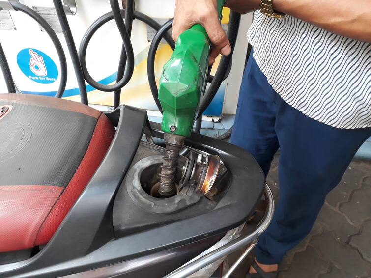 petrol-diesel-rate-today-9-january-are-stable-due-to-reduced-petrol-diesel-price Petrol Diesel Rate: অপরিশোধিত তেলের দামে পতন, কলকাতায় কত কমল পেট্রোল-ডিজেলের দাম ?