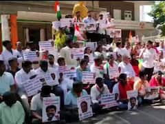 Bengaluru: Congress Leaders Protest Against 'Siddu Nija Kanasugalu' — A Book On Siddaramaiah