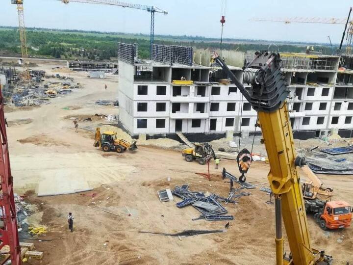 बीते साल के अंत में ही रूस ने मारियुपोल से युक्रेन की सेना को पीछे खदेड़ दिया था. अब रूस की सरकार ने तबाह हो चुके शहर मारियुपोल का फिर से रिकंस्ट्रक्शन यानी पुनर्निर्माण शुरू कर दिया.