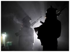 पाकिस्तान: क्या हुआ ऐसा कि बंदूकें छोड़कर डांस करने लगे पुलिसवाले, हैरान कर रहा वीडियो