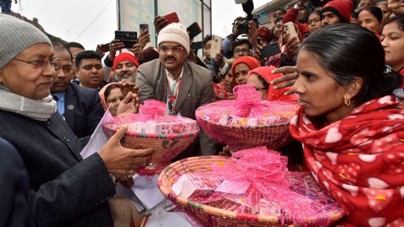 नीतीश का बयान सही, कहने का तरीका गलत; डेटा से समझिए जनसंख्या नियंत्रण में एजुकेशन कितना प्रभावी?