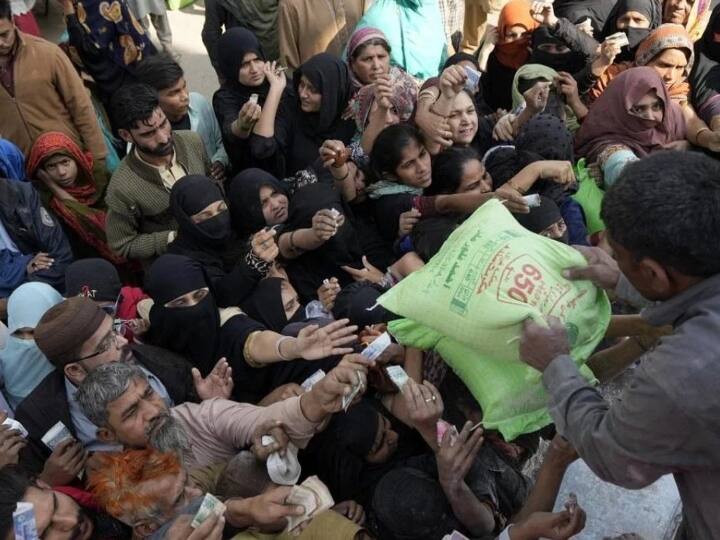 Watch Video: पाकिस्तान के तीन प्रांतों में आटा खत्म, भूख से तड़प उठी जनता, रो रहे हैं बच्चे