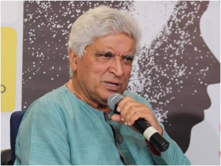 Javed Akhtar spoke on Pathaan Besharam Rang controversy said It is not my or yours work to decide whether the song is right or wrong Besharam Rang Row: 'गाना सही है या गलत, यह तय करना मेरा या आपका काम नहीं, 'बेशर्म रंग' विवाद पर  बोले जावेद अख्तर