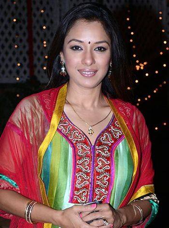 'ਅਨੁਪਮਾ' 'ਚ ਅਨਪੜ੍ਹ ਰੂਪਾਲੀ ਗਾਂਗੁਲੀ ਅਸਲ ਜ਼ਿੰਦਗੀ 'ਚ ਪੜ੍ਹਾਈ 'ਚ ਅੱਵਲ