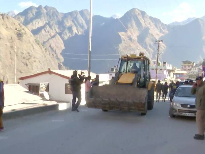 Joshimath 'Sinking': Demolition Of Buildings, Hotels To Begin Today, 4,000 Shifted As More Cracks Appear — Top Points Joshimath 'Sinking': SC Declines Urgent Hearing, Demolition Of Buildings, Hotels Today — Top Points