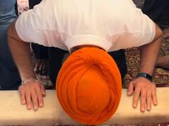 Bharat Jodo Yatra: '...मानवीय मूल्यों में विश्वास और भी गहरा हो जाता है', स्वर्ण मंदिर में मत्था टेकने के बाद बोले राहुल गांधी, देखें तस्वीरें