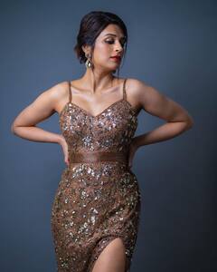 Shraddha Das: జిగేల్ రాణిలా మెరిసిపోతున్న శ్రద్ధా దాస్