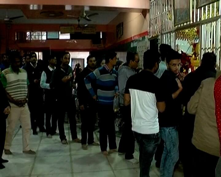 ગણેશ મંદિરોએ આજે ગણપતિ દાદાના દર્શન કરવા માટે ભક્તોની ભીડ ઉમટી પડે છે.