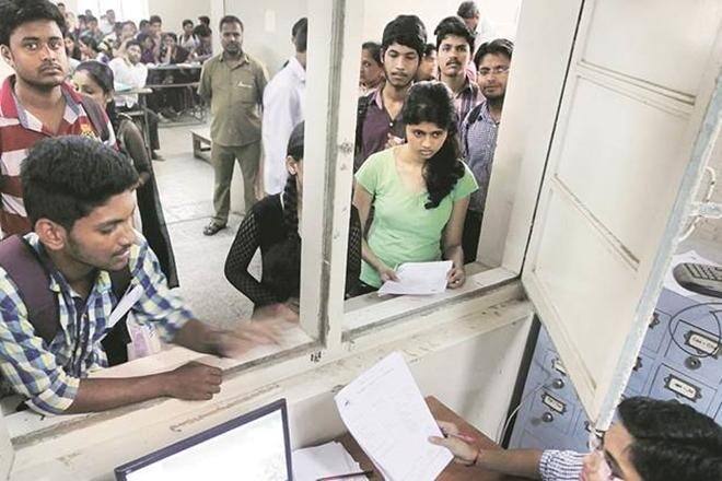 এই অ্যাকাউন্টে সর্বাধিক ১ লক্ষ টাকা জমা করা যেতে পারে। ১ লক্ষের বেশি জমা হলে এই অ্যাকাউন্টটিকে একটি রেগুলার বা সাধারণ সঞ্চয় অ্যাকাউন্টে বদলে নিতে হবে।