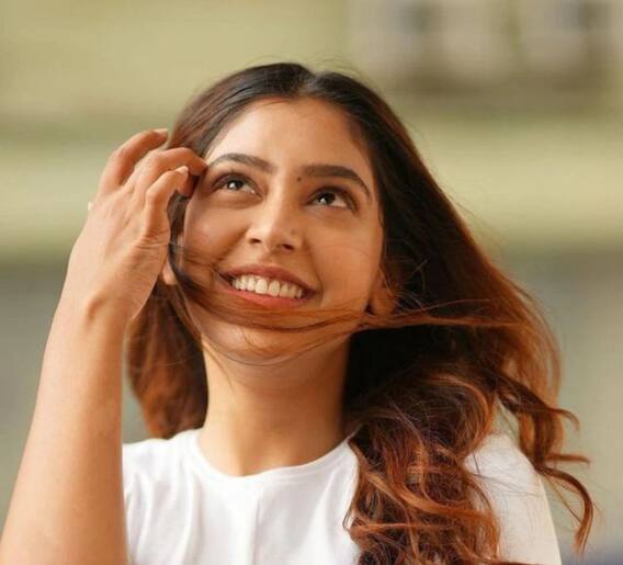 ट्रोल झाल्यामुळे निती टेलर नाराज