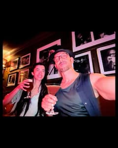 Hrithik Roshan-Saba Azad: जब ऋतिक रोशन और सबा आजाद की इन तस्वीरों ने इंटरनेट पर मचाया तहलका, रोमांटिक फोटो की खूब हुई चर्चा