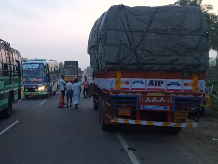 மாயனூர் அருகே லோடு வாகனம் - லாரி நேருக்கு நேர் மோதல் - 2 பேர் உயிரிழப்பு