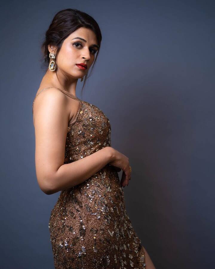శ్రద్ధా అందమైన ఫోటోస్. Image Credit: Shraddha Das/ Instagram