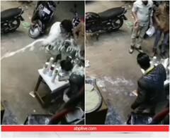 Video: स्टाइल मार कर थैले में पैक कर रहा था चाय, प्लास्टिक के फटने से हुआ खेल