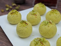 Kesar Malai Ladoo: सर्दियों में रहना है पूरे दिन हाइड्रेट तो केसर मलाई लड्डू के बहाने पीजिए खूब पानी, यह है पूरी रेसिपी