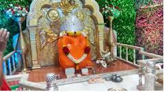 Angarki Sankashti Chaturthi: अंगारकी चतुर्थीनिमित्त प्रसिद्ध राजूर गणपती मंदिराला आकर्षक रोषणाई, पहाटेपासून बाप्पाच्या दर्शनासाठी रांगा