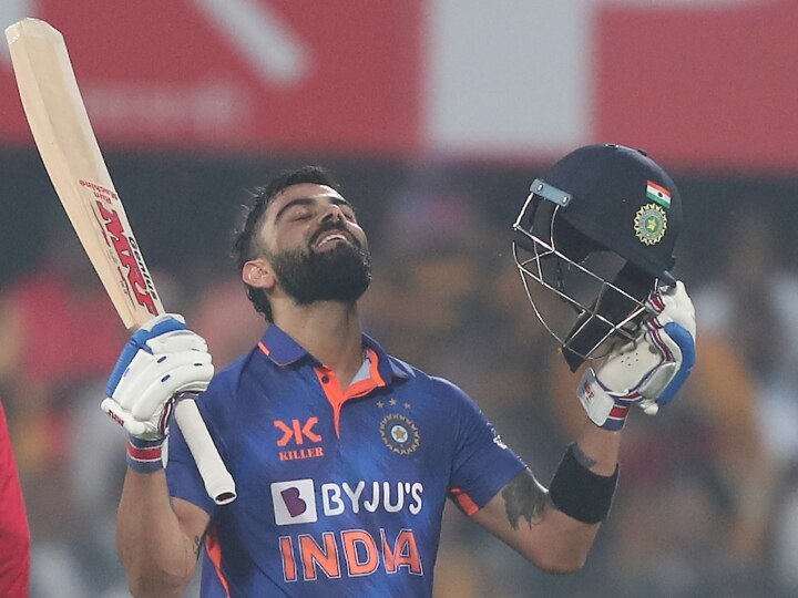 Virat Kohli Century: தொடங்கியது ரன்மெஷின் வேட்டை... புத்தாண்டை சதத்துடன் தொடங்கிய கோலி...! ஆர்ப்பரிக்கும் ரசிகர்கள்..!