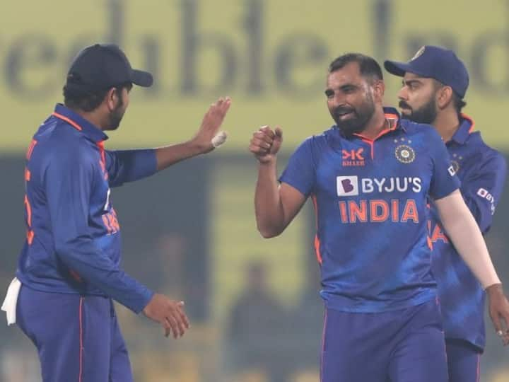 Weaknesses of the Indian team during the first ODI against Sri Lanka here know the complete news IND vs SL 1st ODI IND vs SL: गुवाहाटी में मिली जीत से टीम इंडिया को नहीं होना चाहिए खुश! अगले मैच से पहले सुधारनी होगी ये गलतियां