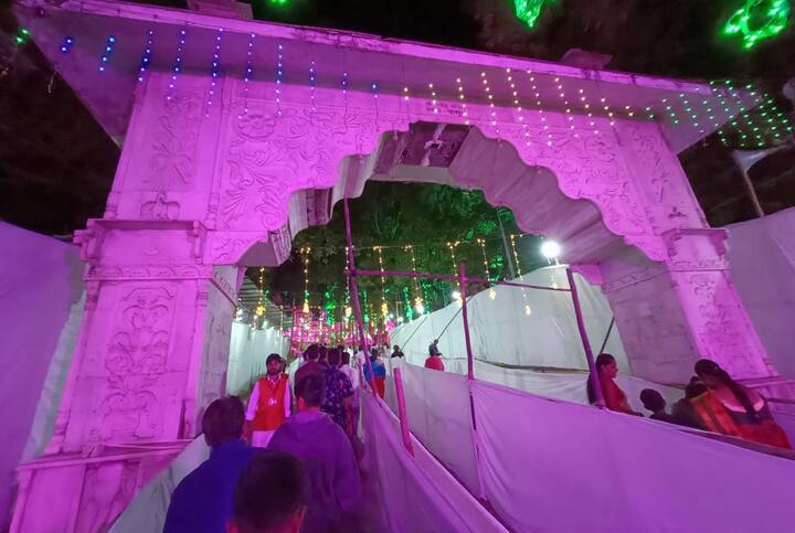 दरवर्षी होणारी भाविकांची गर्दी लक्षात घेता मंदिर व्यस्थापनाकडूनही विशेष व्यवस्था करण्यात आली.