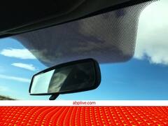 कार की विंडशील्ड इसलिए बने होते हैं ये छोटे-छोटे निशान, वजह जानकर चौक जाएंगे