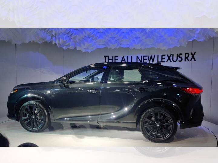 Compared to the earlier RX, the new one gets more space on the inside while the quality of materials is just as expected from a Lexus.