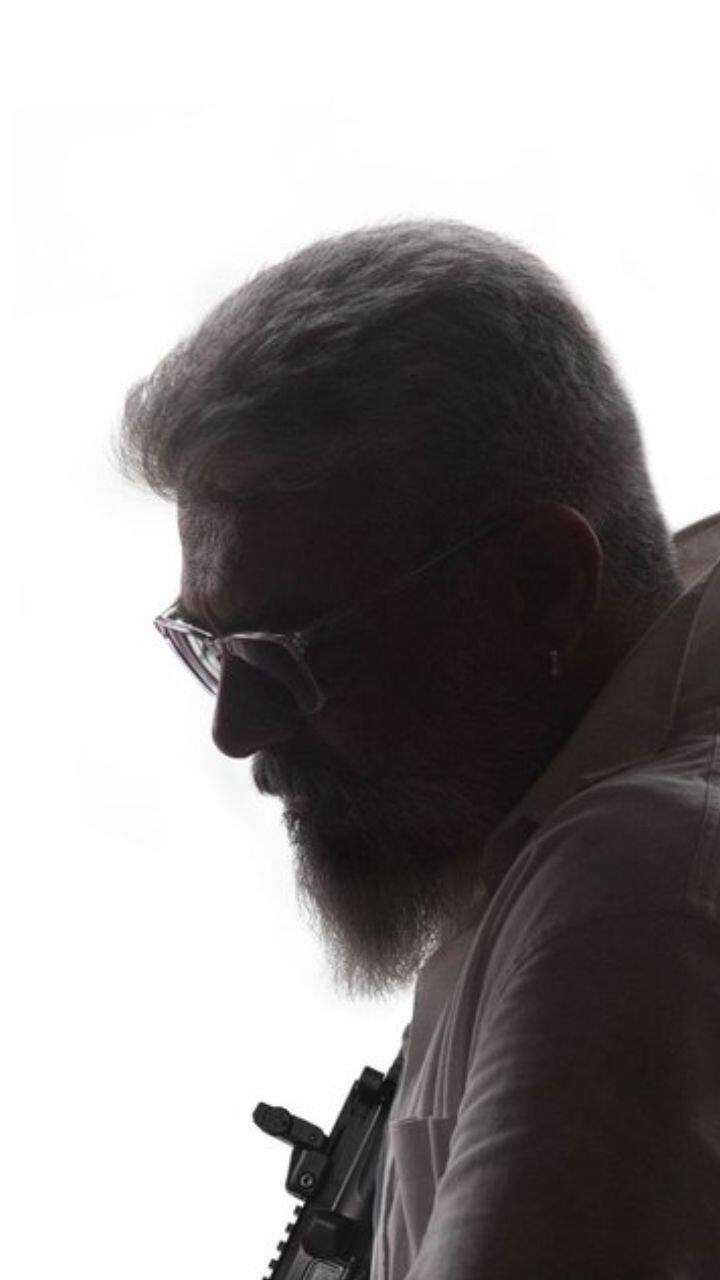 மாஸான வில்லத்தனத்துடன் ஹீரோயிசத்தை காட்டியிருக்கிறார் அஜித்