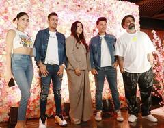 Amruta Fadnavis Photos: 'मूडबनलेया' सॉन्ग ने यूट्यूब पर पार किया 50 मिलियन व्यूज, एक्ट्रेस अमृता फडणवीस ने यूं मनाया जश्न